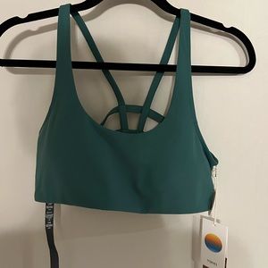 Vuori Yosemite Sports Bra NWT- Cactus Green